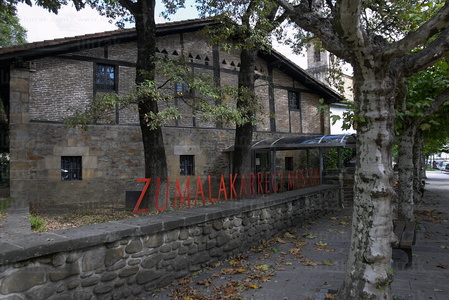 02393-Exterior-Museo-Zumalakarregi-Ormaiztegi-Gipuzkoa-Euskadi