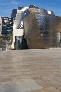 04102-Vertical-Exterior-Museo-Guggenheim-Bilbao-Bizkaia-Euskadi