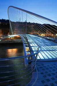 04160-Vertical-Puente-Zubi-Zuri-Bilbao-Bizkaia-Euskadi