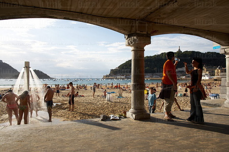 04909-Voladizo. Playa de La Concha. San Sebastián Gipuzkoa Eusk