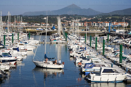 05570-Puerto deportivo de Hondarribia, Gipuzkoa, Euskadi
