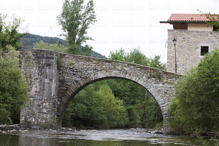 06671-Puente de la Rabia sobre el río Arga. Zubiri, Navarra