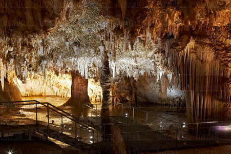 06706-Cueva de Pozalagua. Karrantza, Alava, Euskadi