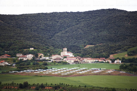 06859-Placas solares en Anucita. Alava, Euskadi