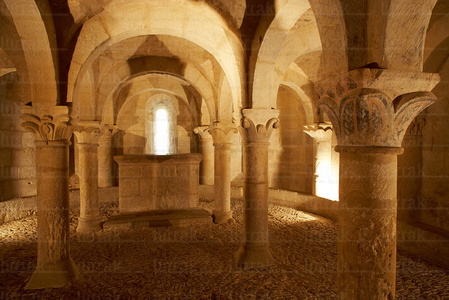 07061-Cripta románica del siglo XII.  San Martín de Unx, Nava