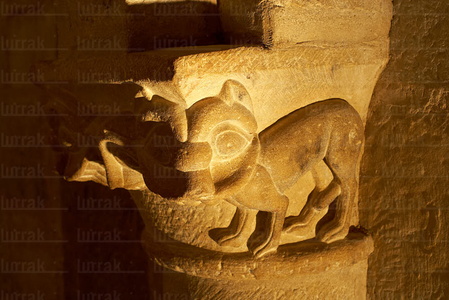07067-Grabados. Capiteles. Cripta románica del siglo XII. San M