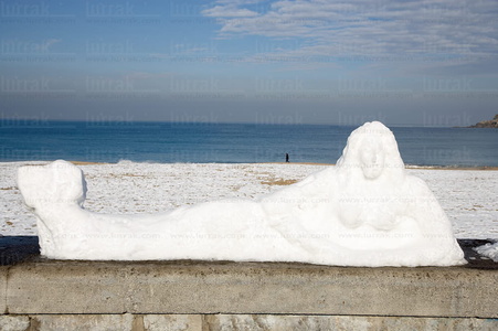 07136-Escultura de nieve. Paseo de la Zurriola. San Sebastián, 