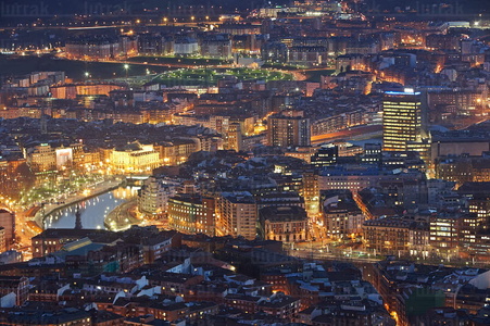 07207-Bilbao anocheciendo. Bizkaia, Euskadi