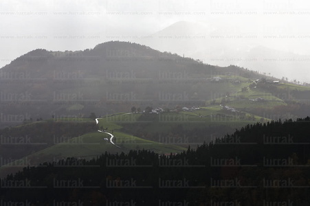 07627-Paisaje con camino. Valle de Goierri. Ordizia, Gipuzkoa, E