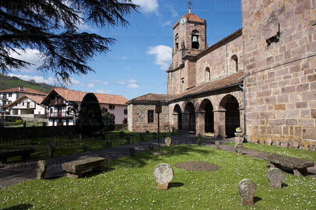 8112-Estelas Funerarias. Iglesia de Nuestra SeÒora de La Asunci