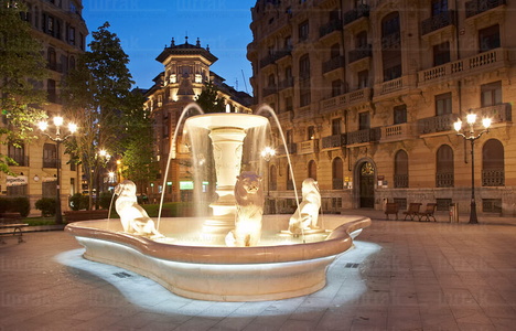 08238-Plaza Jado. Fuente de los Leones. Bilbao, Bizkaia, Euskadi