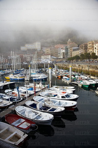 08958-Niebla en el Puerto de Donostia, Gipuzkoa, Euskadi